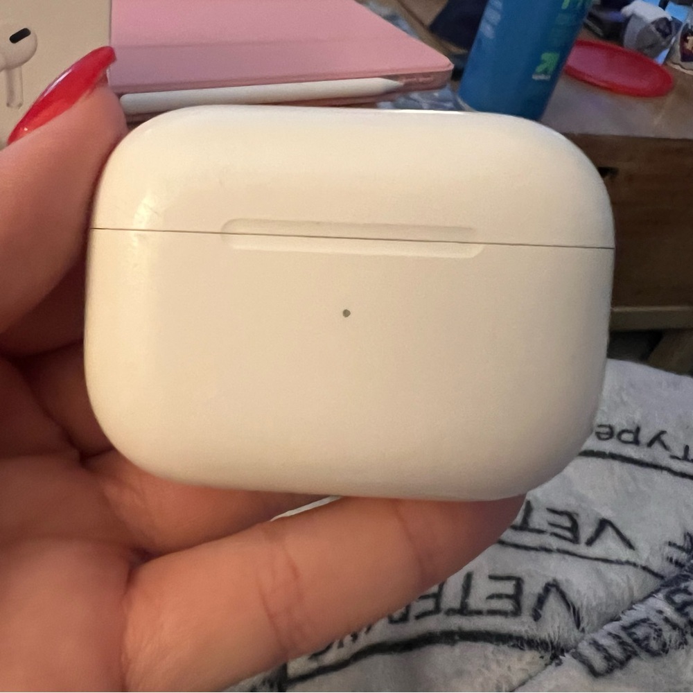 Apple AirPods Pro (1st Generation) - Picture 5 of 11